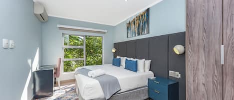 2 bedrooms, in-room safe, iron/ironing board, free WiFi