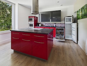 Private kitchen - Vrbo Property (Mervent)