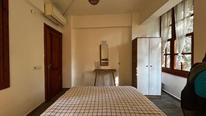 Room - Economy double room with shared bathroom (Muratpasa)