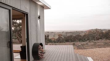 Luxury Cabin, Valley View | Terrace/patio