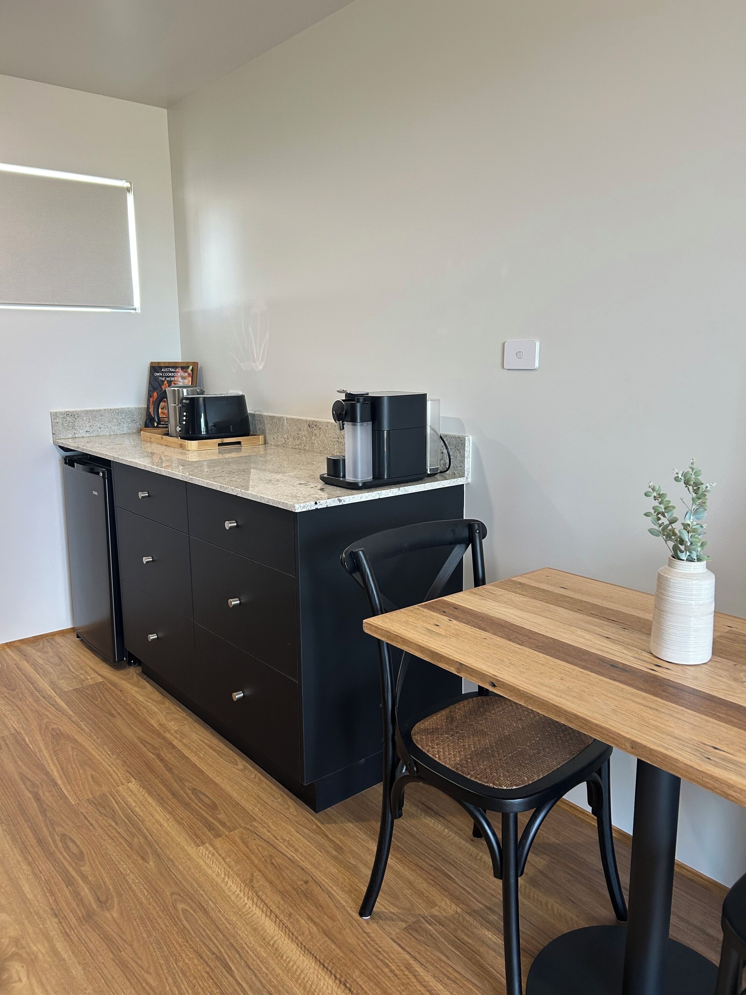 Luxury Cabin, Valley View | Dining