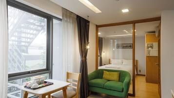 Standard Apartment, 1 Bedroom, City View | Room amenity