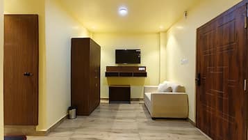 Phòng Suite Cao cấp | Khu phòng khách
