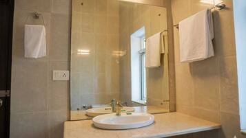 Superior Double Room, Garden View | Bathroom | Shower, free toiletries, towels, soap