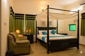 Superior Double Room, Garden View | Ruang kerja komputer riba, Wi-fi percuma 