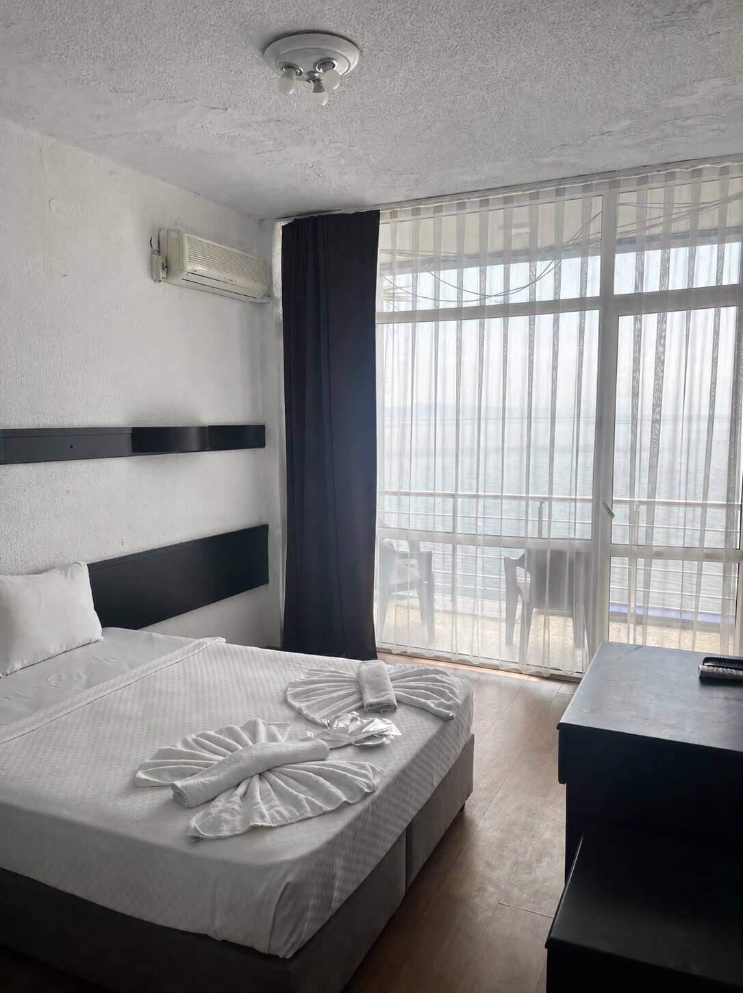 Standard Room | Desk, free WiFi