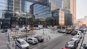 Luokittelematon kuva, 5 kautta 20, painike
