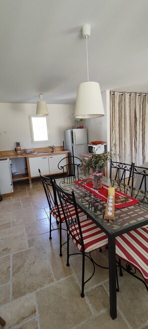 Dining - Vrbo Property (Lorgues)