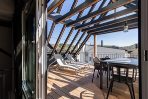 Outdoor dining - Vrbo Property (Bremm)