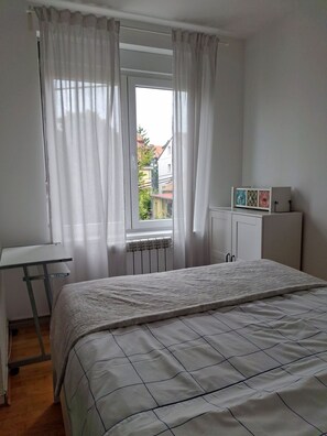 2 sovrum, strykjärn/strykbräda, wi-fi och sängkläder