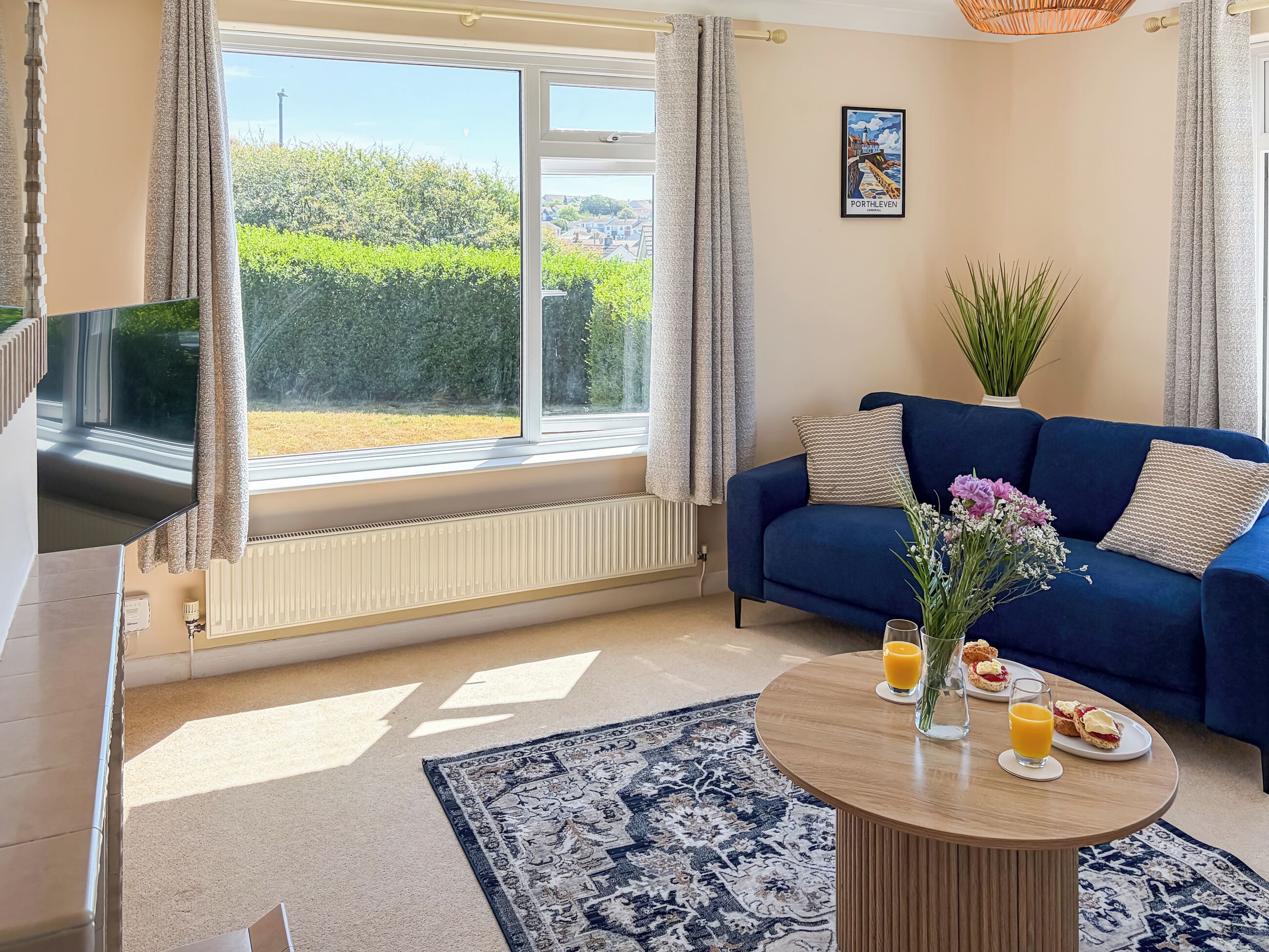 2 Bedroom Accommodation In Porthleven - Porthleven