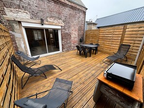 Outdoor dining - Vrbo Property (Cayeux-sur-Mer)