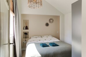 2 bedrooms, iron/ironing board, WiFi, bed sheets - Brand new 2-bedroom cottage in centre of Zandvoort 500m to the beach (Zandvoort)