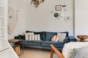 Living area - Brand new 2-bedroom cottage in centre of Zandvoort 500m to the beach (Zandvoort)