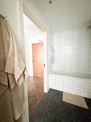 Bathroom - Luxury Living by Lime Street Station. Stylish and Central. The Perfect Stay! (Liverpool)
