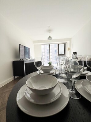 Dining - Luxury Living by Lime Street Station. Stylish and Central. The Perfect Stay! (Liverpool)