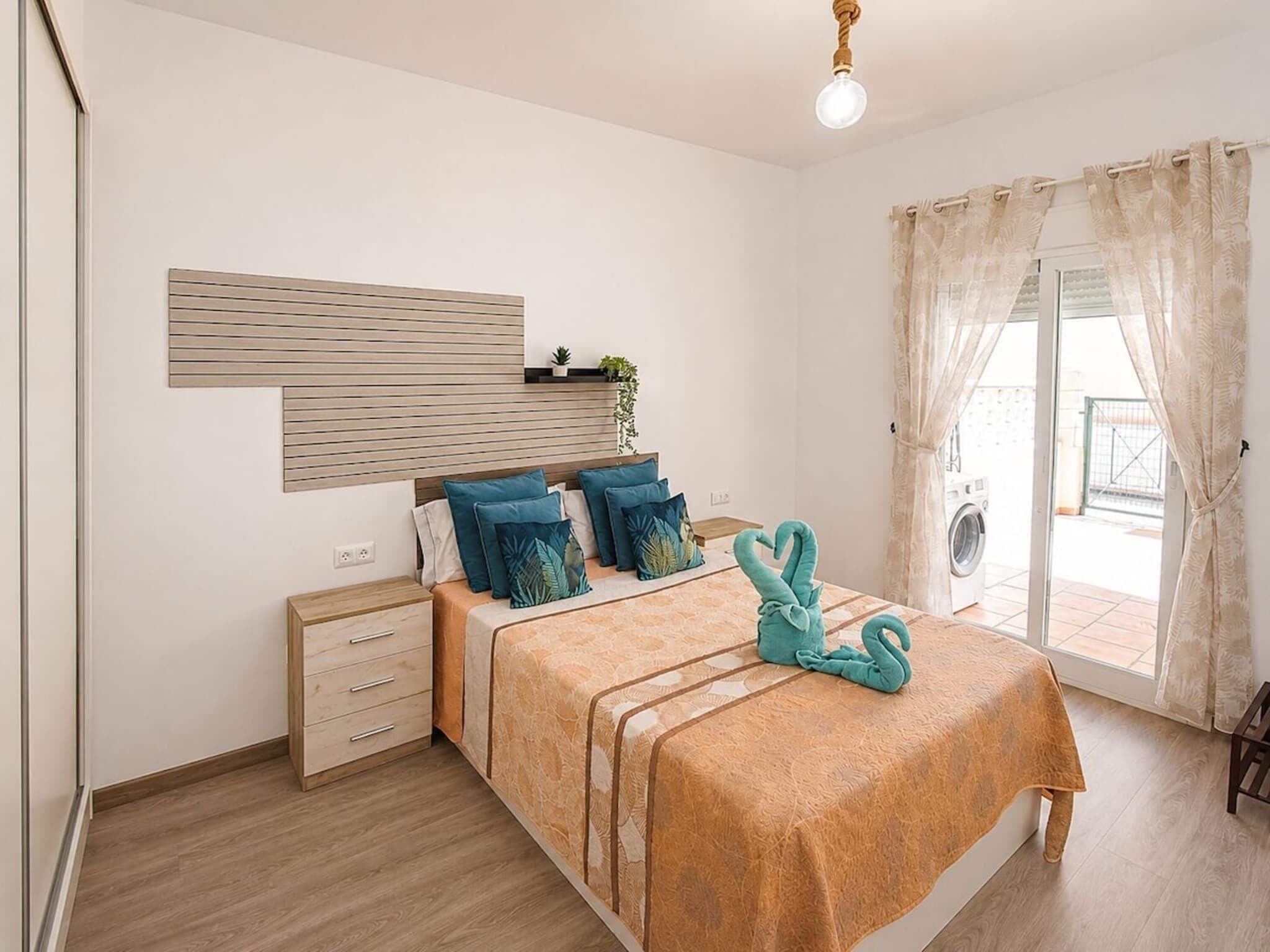 2 habitaciones, tabla de planchar con plancha, wifi y ropa de cama 