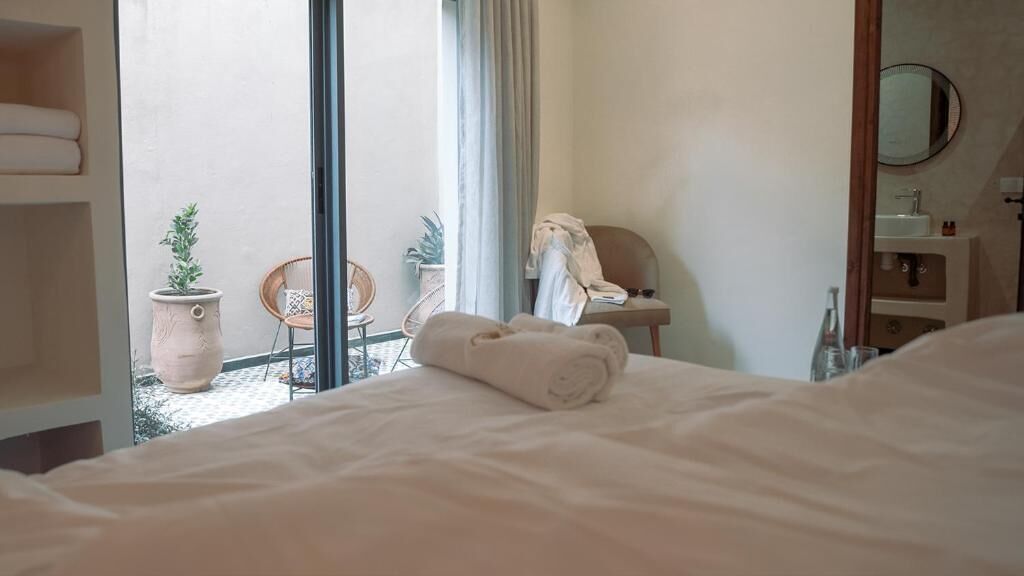 In-room safe, desk, blackout drapes, soundproofing