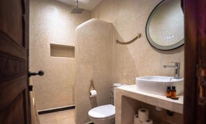 Combined shower/tub, free toiletries, hair dryer, towels - sea and sunset boutique villa (taghazout agadir)
