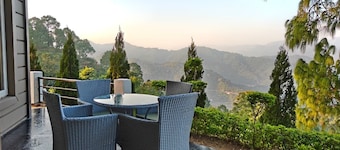 The Fogg Premium Cottages in Jaitag Pipli, Nahan