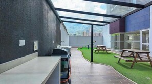 Outdoor dining - Vrbo Property (medellin)