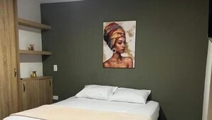 2 chambres, fer et planche à repasser, Wi-Fi, draps fournis
