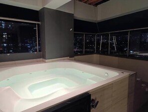 Interior - Urban chic Medellin+Shared Jacuzzi (medellin)