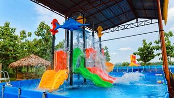 Kolam renang terbuka