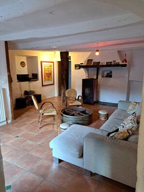 Living area - Large house in cévenol hamlet (Thoiras-Corbès)