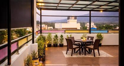 Hill View Comforts-Foot hills of Chamundi Hills. Pet-Friendly!