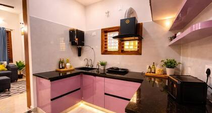 Hill View Comforts-Foot hills of Chamundi Hills. Pet-Friendly!