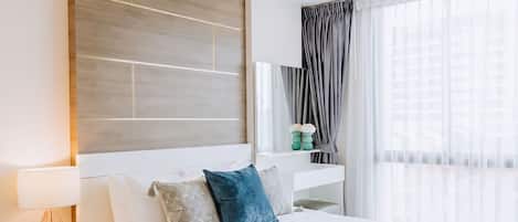 Condo, 1 Bedroom, Balcony, City View