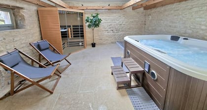 Maison 5* climatisée, spa / pétanque pour 6 pers.