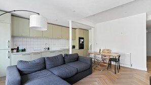 Unclassified image, 2 of 14, button - Spacious flat in the heart of Tottenham (London)
