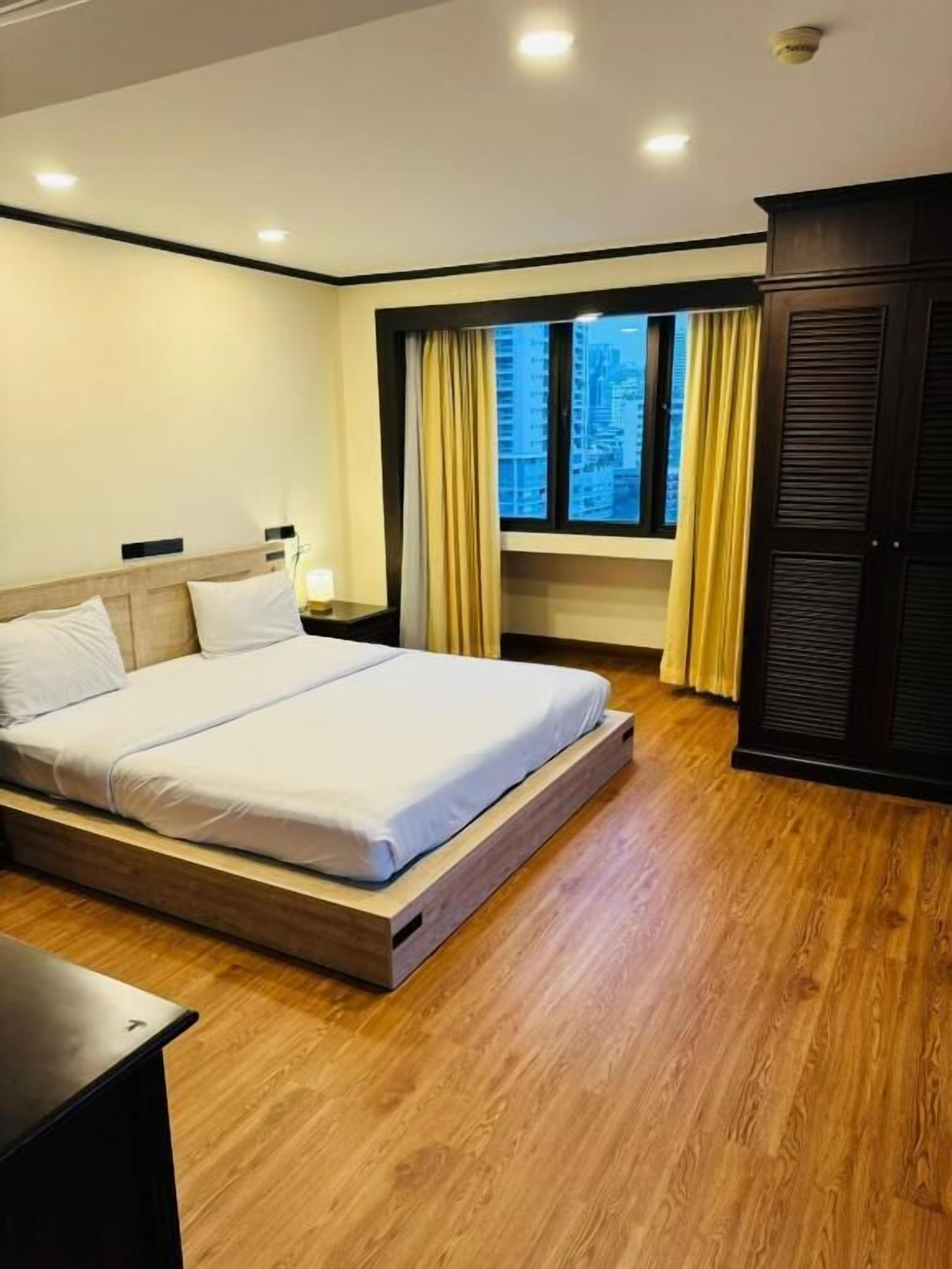 ตู้นิรภัยในห้องพัก, เตารีด/โต๊ะรีดผ้า, Wi-Fi ฟรี