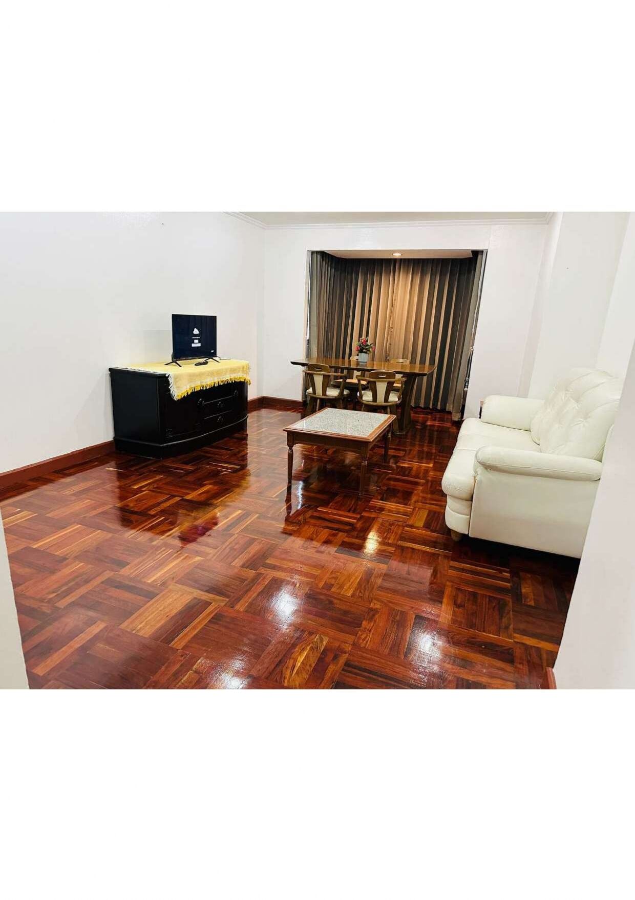 Classic Apartment | Living area | LED TV