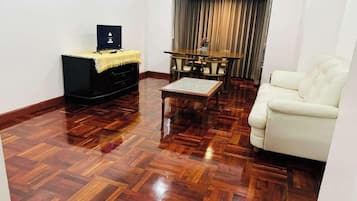 Classic Apartment | Living area | LED TV