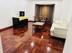 Classic Apartment | Living area - Omni Tower Serviced Apartment Nana (Krung Thep Maha Nakhon)