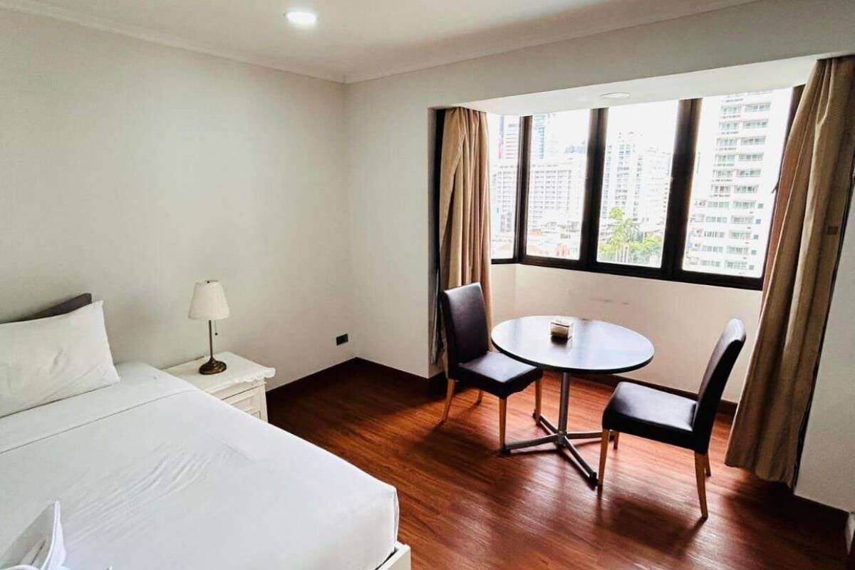 Signature Studio | In-room safe, laptop workspace, iron/ironing board (on request)