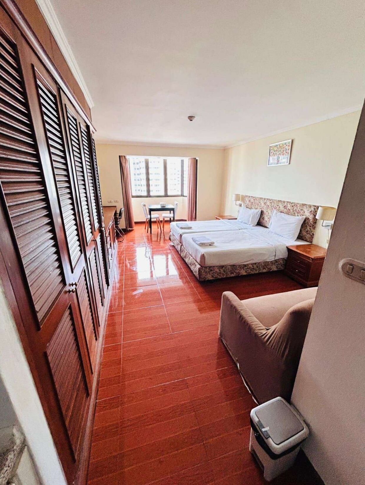 Deluxe Studio, Pool View | In-room safe, laptop workspace, iron/ironing board, free WiFi
