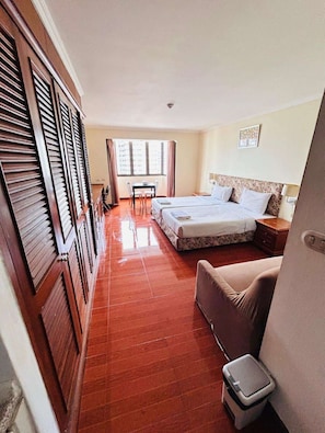 Deluxe Studio, Pool View - Omni Tower Serviced Apartment Nana (Krung Thep Maha Nakhon)