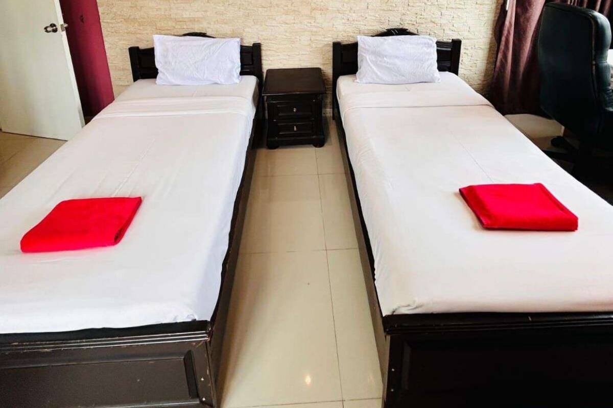 Elite Room | In-room safe, laptop workspace, iron/ironing board (on request)