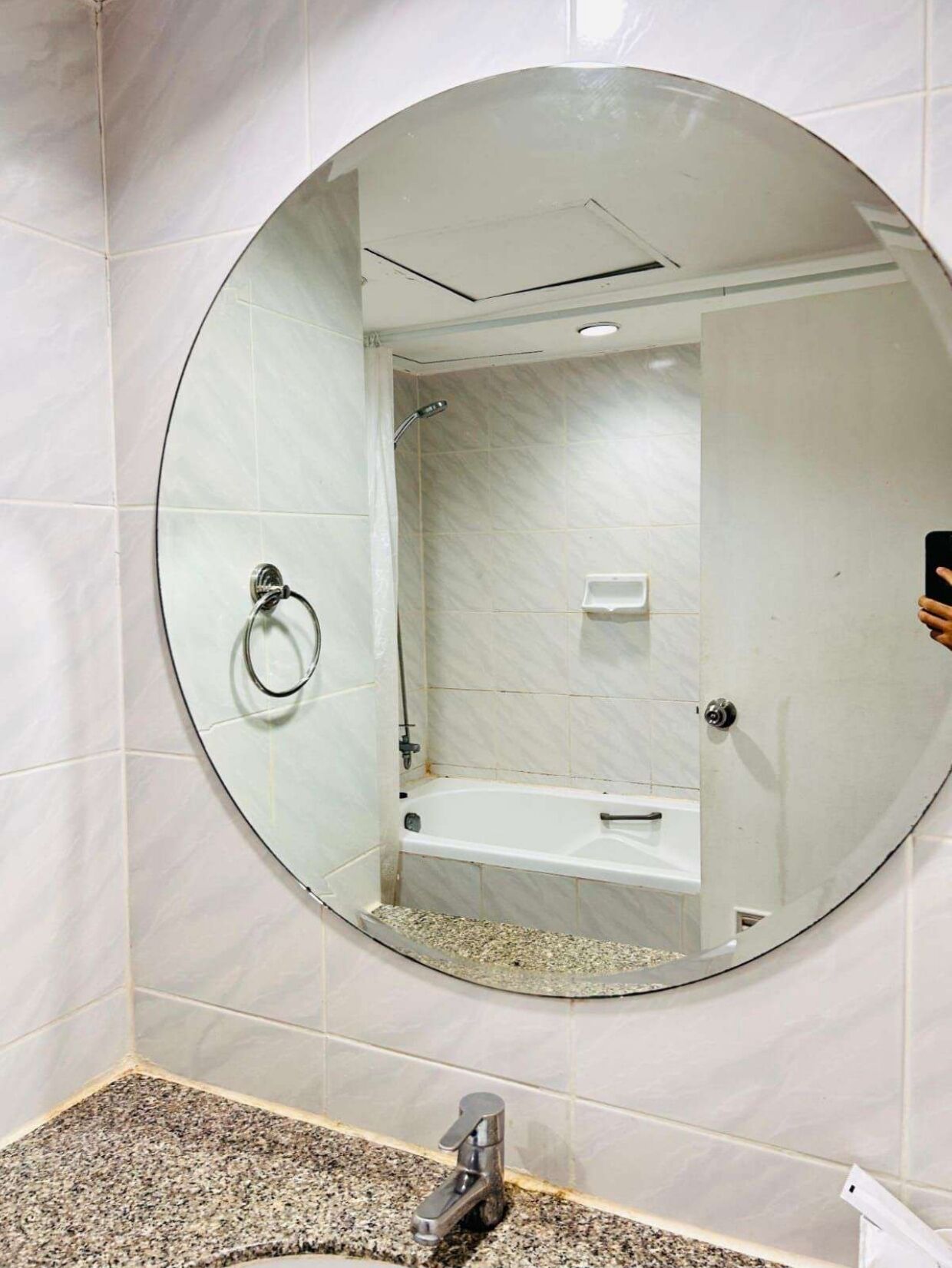 Deluxe Studio, Pool View | Bathroom