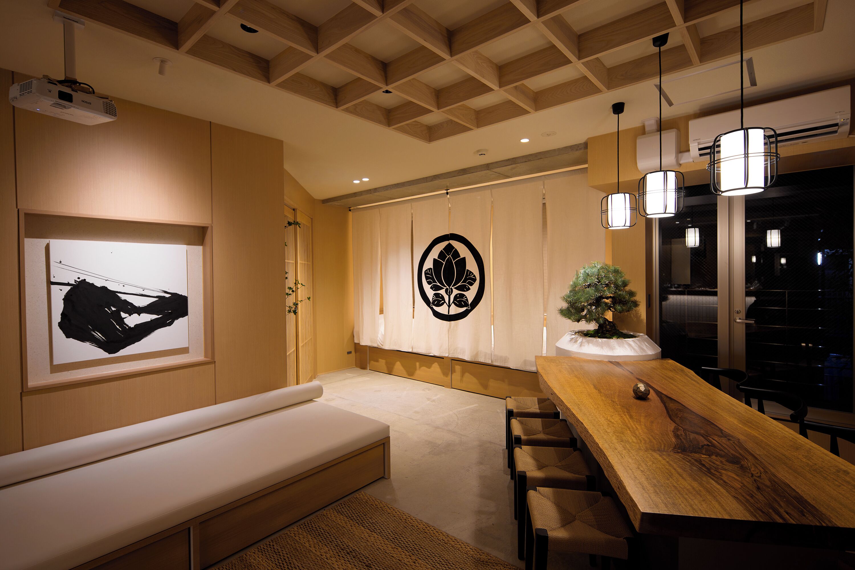 Suite, City View | Dining