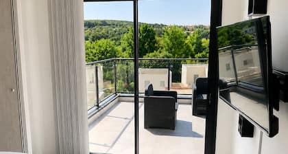 Magnificent villa with golf view 20 min from the sea and 10min from the center of Montpellier