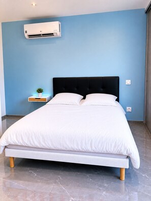 Ferros/tábuas de passar roupa, Wi-Fi, roupa de cama