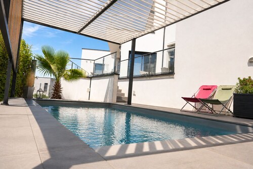 Magnificent villa with golf view 20 min from the sea and 10min from the center of Montpellier