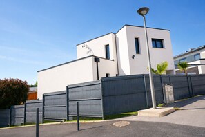 Exterior - Vrbo Property (Juvignac)