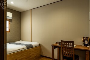 3 bedrooms, iron/ironing board, free WiFi, bed sheets - Aishō Machiya by Shizuya Home (Kyoto)