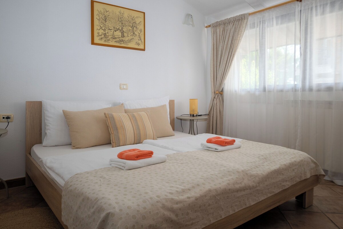 Departamento, vista al jardín | Wifi gratis y ropa de cama 